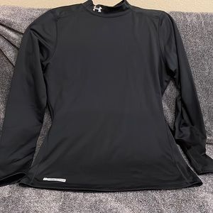 Women’s Under Armour cold gear mock thermal